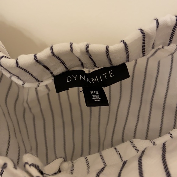 🧁Off the shoulder pin striped black and white button up shirt - Picture 3 of 7